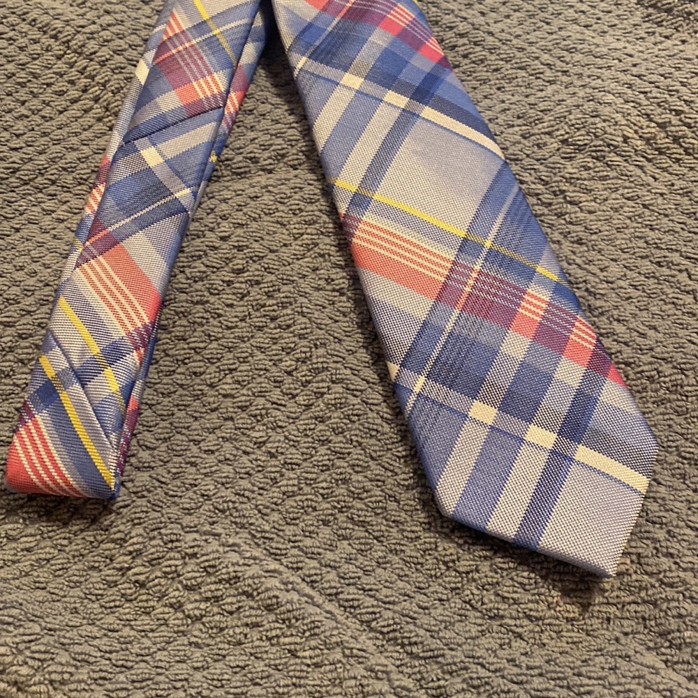 Izod Tie ~ blue with a coral/pink & yellow stripes! Beautiful colors!! - Picture 2 of 8